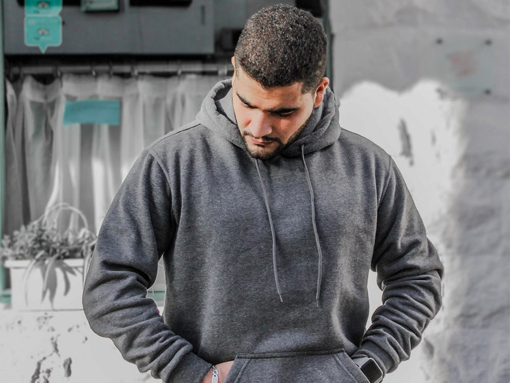 WHY YOU NEED A HEAVY ZIP UP HOODIE THIS WINTER